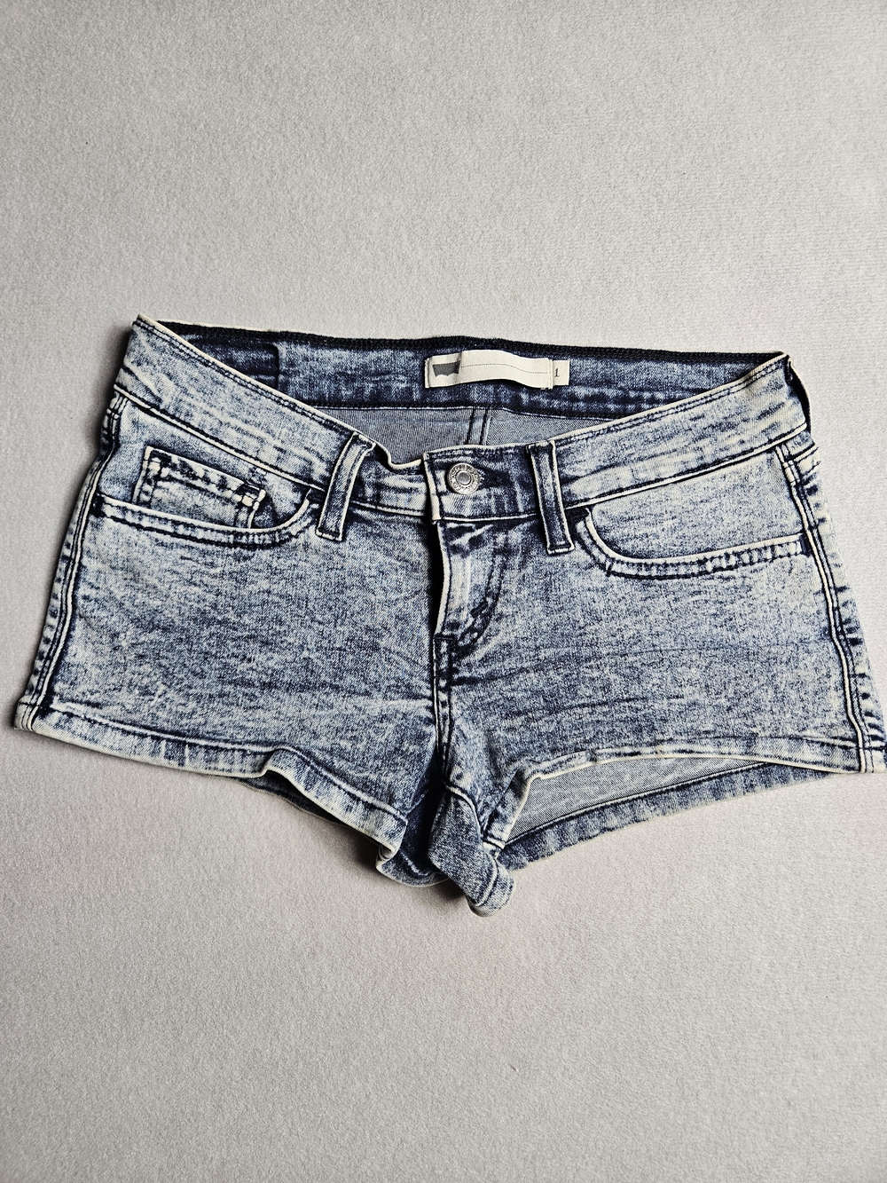 Levi’s Size 1 Acid Wash Denim Low Rise Short Shorts